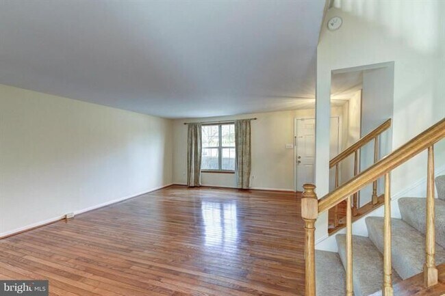 Photo - 9031 Lee Hwy