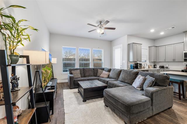 Photo - 620 Hutchinson Ln