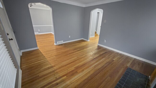 Photo - 3625 Chatsworth St