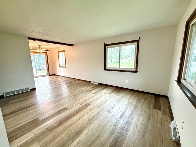 Photo - 6249 Amanda Dr