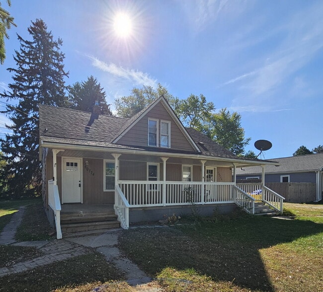 Photo - Duplex - 2 Bedroom Completely Remodeled Li...