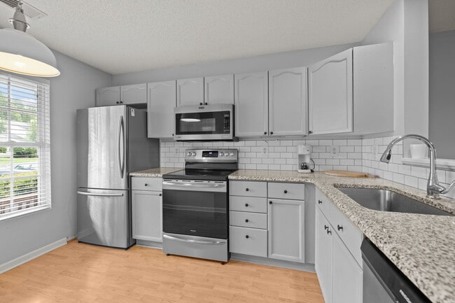 Photo - 2210 Cigar Ct