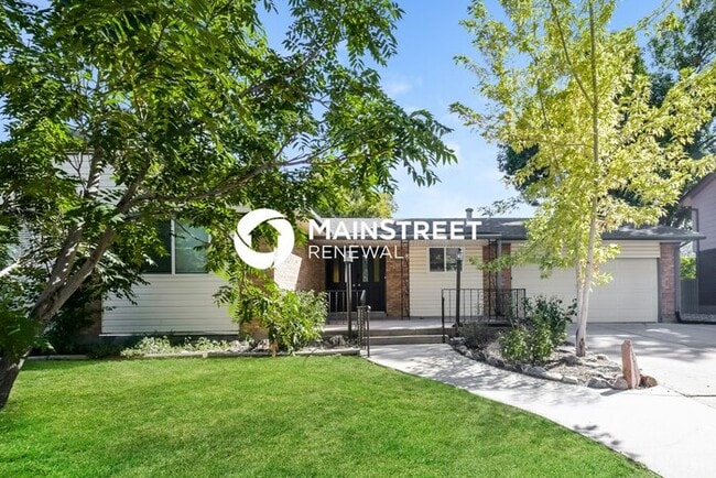 Building Photo - 4 Bedroom Pet-Friendly Home in Denver, CO with Main Street Renewal