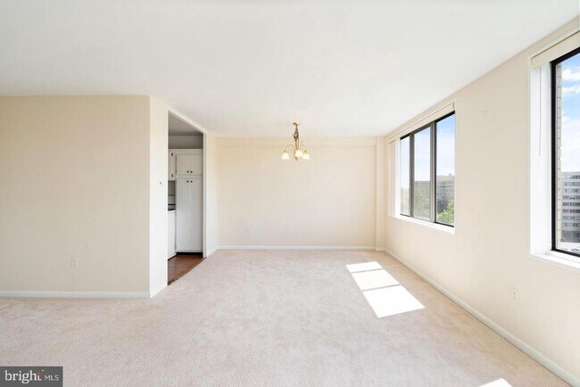 Photo - 6641 Wakefield Dr Unit 711