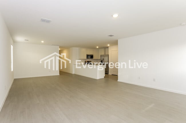 Photo - 537 Waymaker Wy