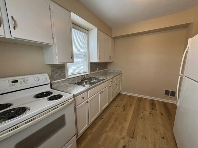 Photo - 22517 Petersburg Ave