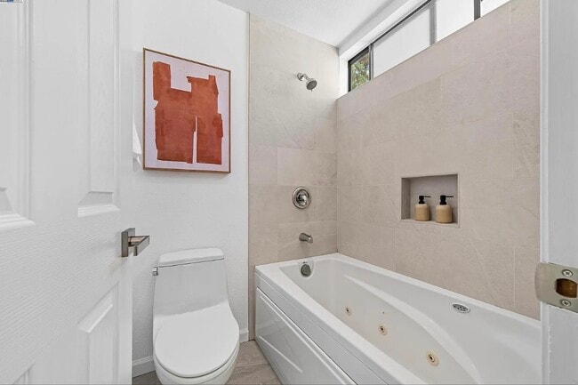 Photo - 163 Gladys Ave