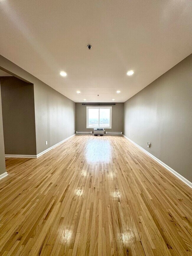 Photo - 1911 Grand Ave Unit 1c