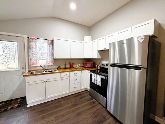 Photo - 512 S 6th St Unit Whole House