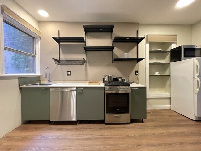 Photo - 131 Bradley St Unidad 1 Rental
