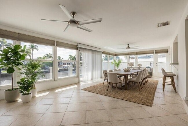 Photo - 270 SE 9th Ct