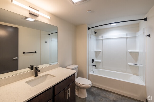 2BR, 2BA - 975SF
