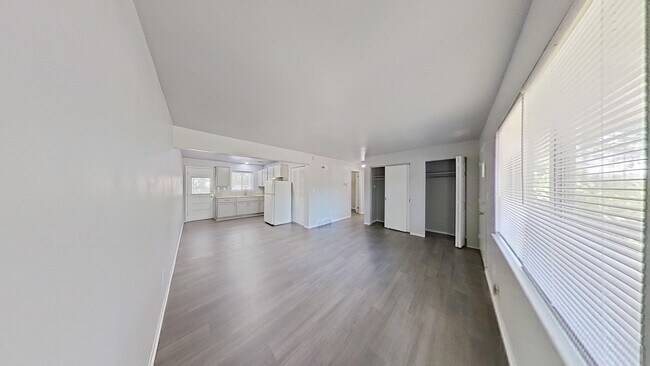 Photo - 1354-1374 Goddard