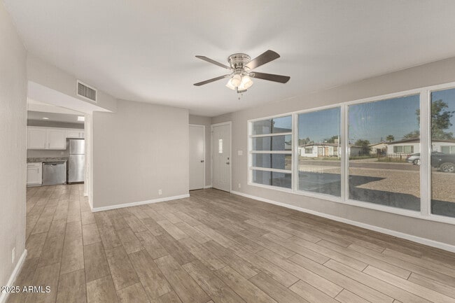 Photo - 2025 E Don Carlos