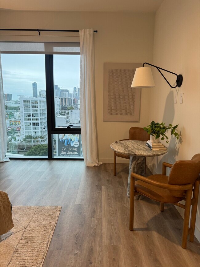 Photo - 94 NW 30th St Unidad 415