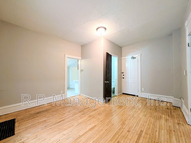 Photo - 2048 Carroll Ave Unit Apt 3