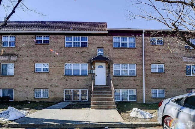 Building Photo - 143 College Dr Rental