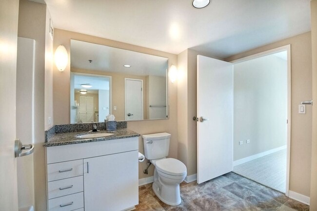 Photo - 425 W Beech St