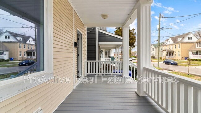 Photo - 417 W 30th St