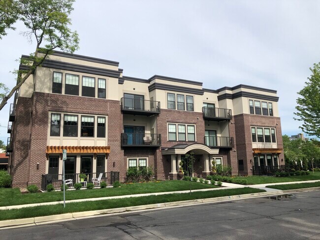Ewing Place - Ewing Place Apartments