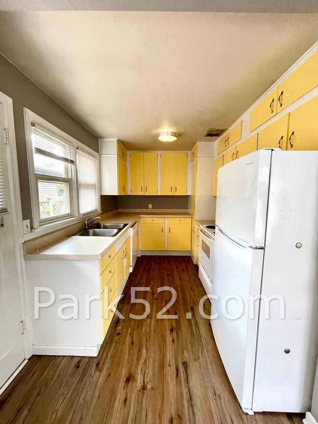 Photo - 3 Bedroom Rambler in North Tacoma With A/C!