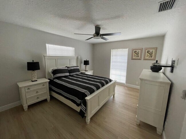 Photo - 2601 W Carandis Rd