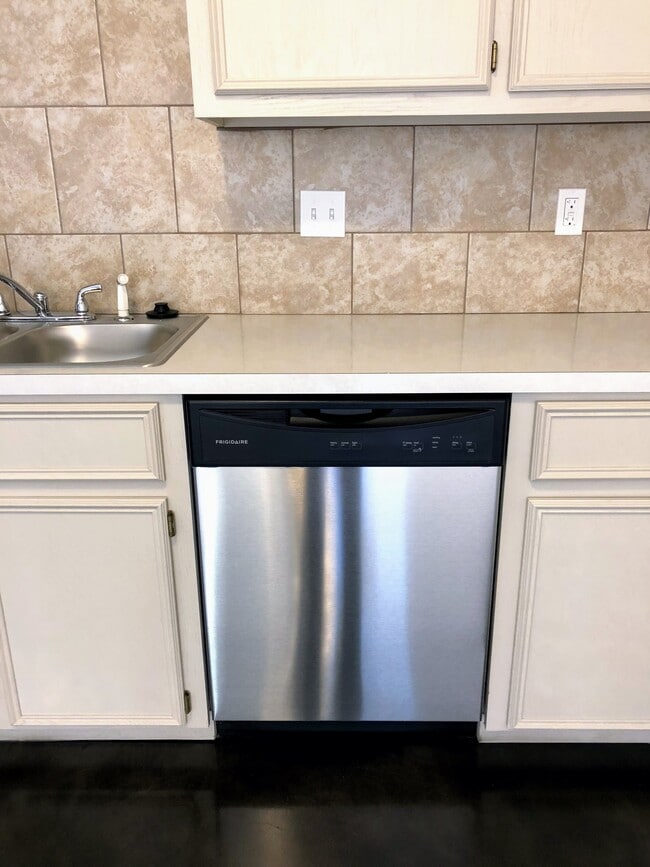 Building Photo - 128 E Ball Rd Unit A