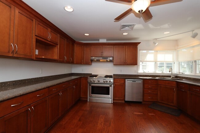 Photo - 300 Shore Rd