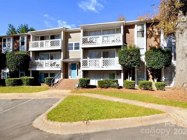 Building Photo - 9401 Old Concord Rd Unit B