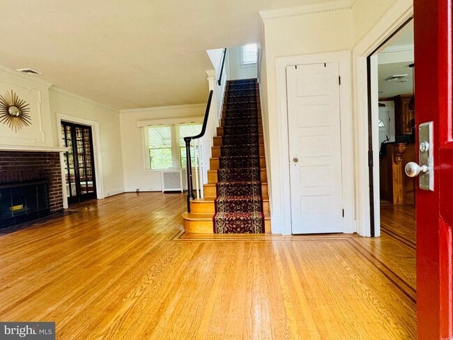 Photo - 3902 Hadley Square W