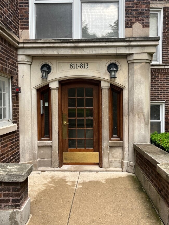 Building Photo - 811 Hinman Ave Unit 3E Rental