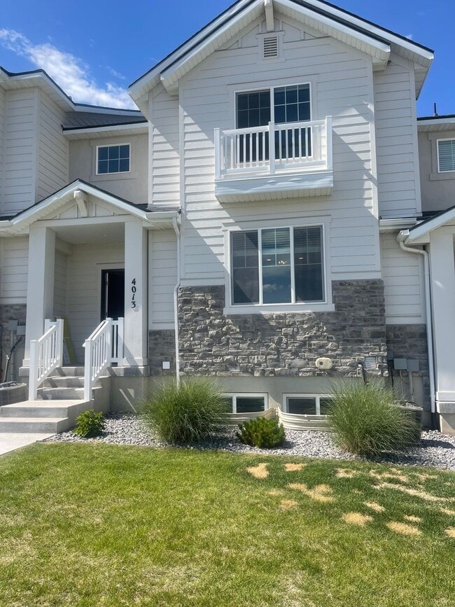 Building Photo - Amazing townhome for rent in Lehi!