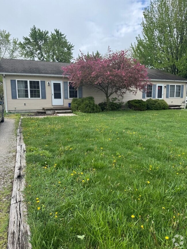 Building Photo - Duplex in Perrysburg Rental