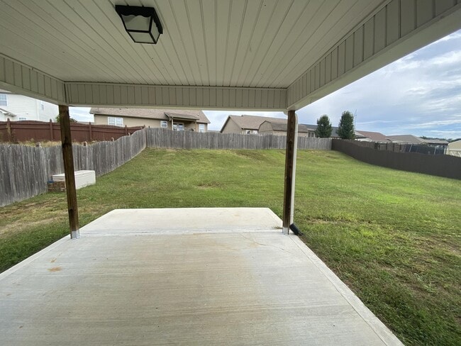 Photo - 916 Thunder Creek Dr