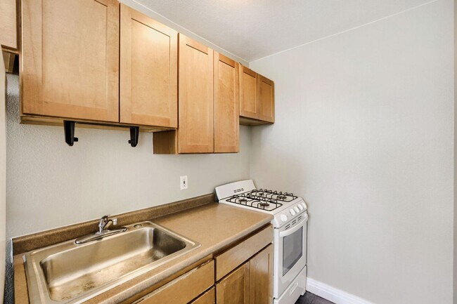 Photo - 1196 N Grant St