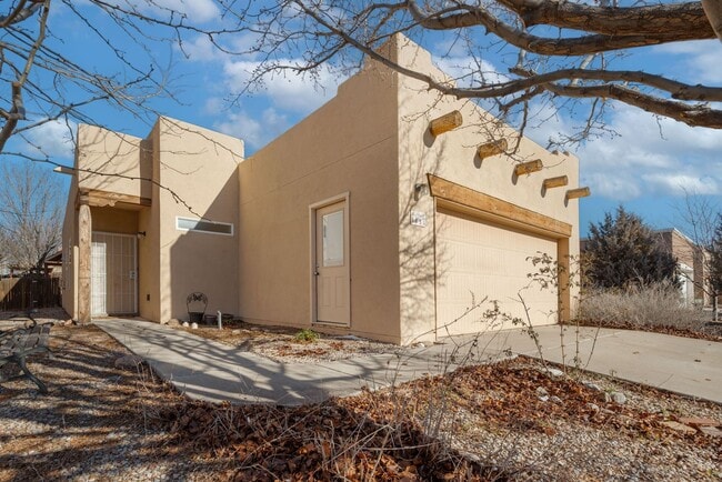 Building Photo - Move-In Ready Beauty Available Now! Rental