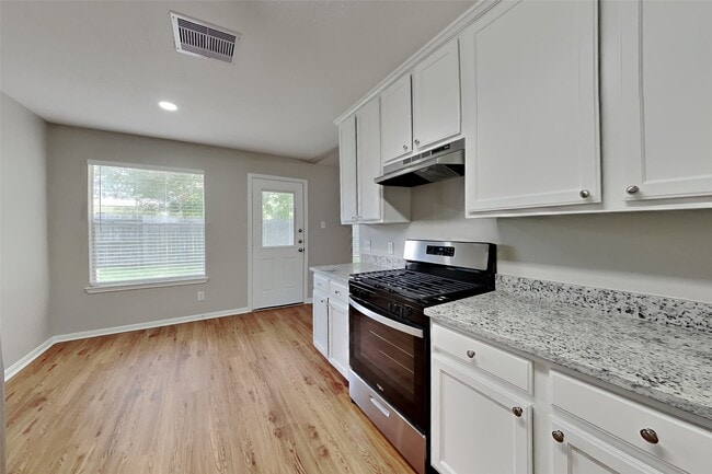 Photo - 26912 Castlecliff Ln