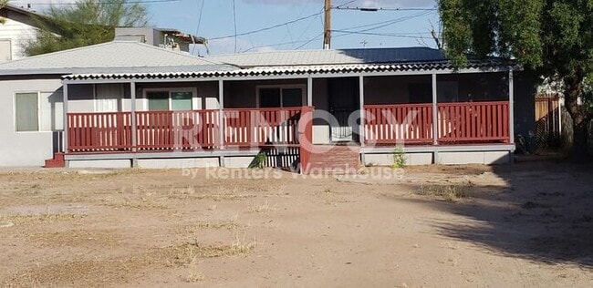 Building Photo - PRICE IMPROVEMENT - Updated 2 Bed 2 Bath Home on Large Lot in Casa Grande