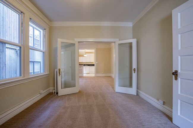 Photo - Alexander Apartments