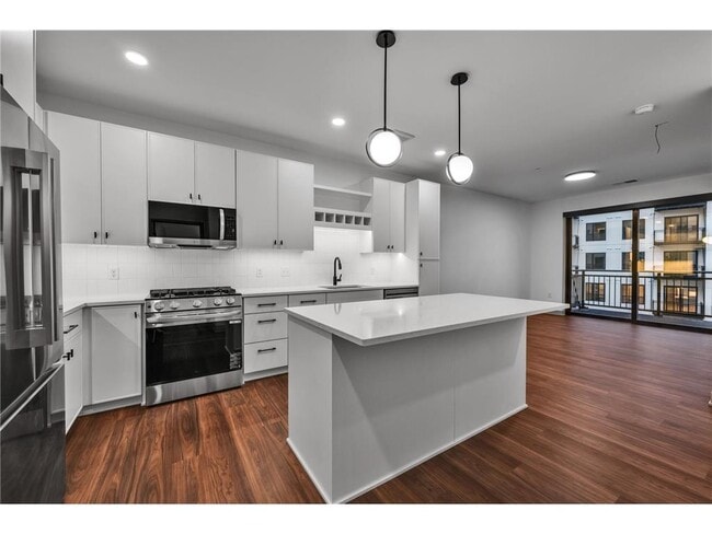 Photo - 640 Wisconsin Ave N Unit 354