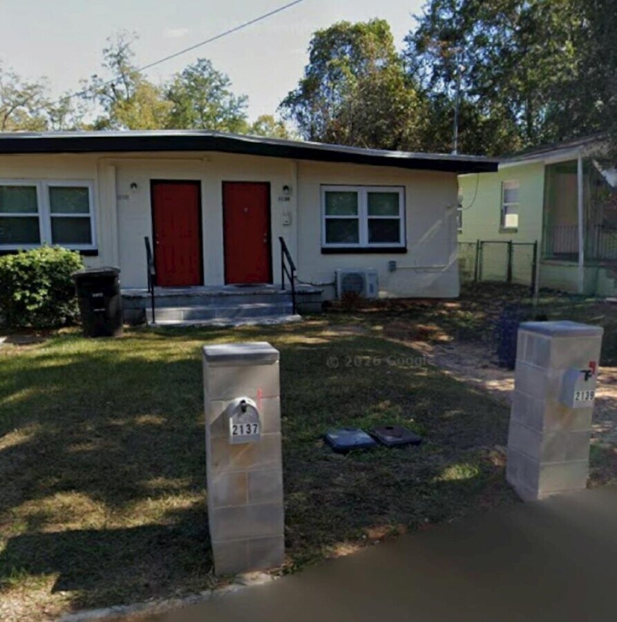 Photo - 2139 Keith St