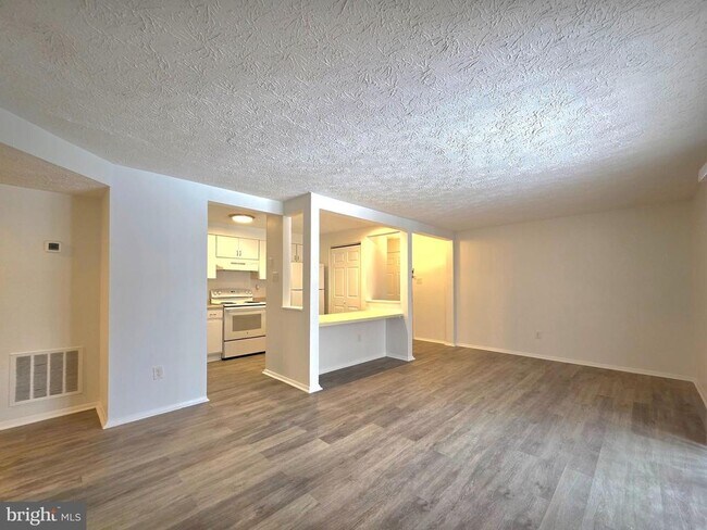 Photo - 8380 Brockham Dr