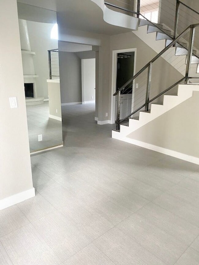 Photo - GREAT 3 Bedroom 2.5 Bath in Paradise Valley!