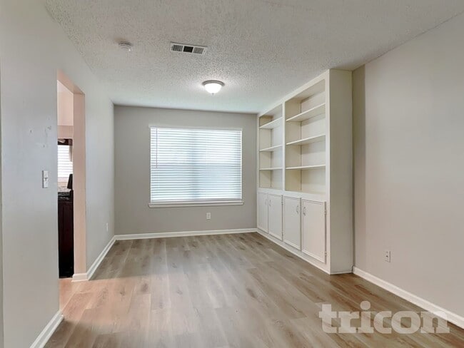 Photo - 2610 Townhall Ln