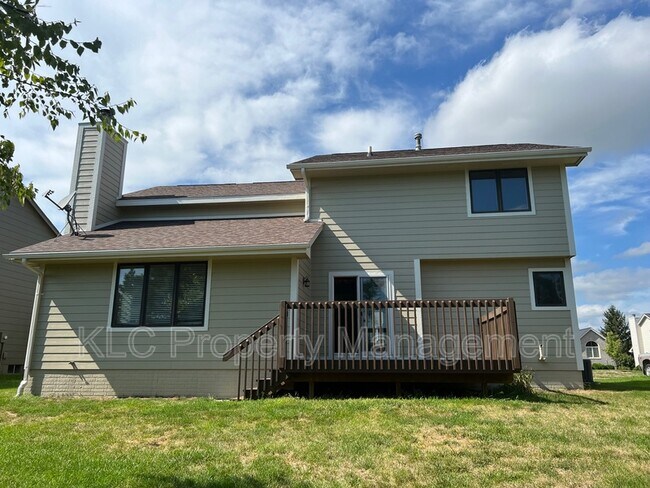 15104 Hawthorn Dr