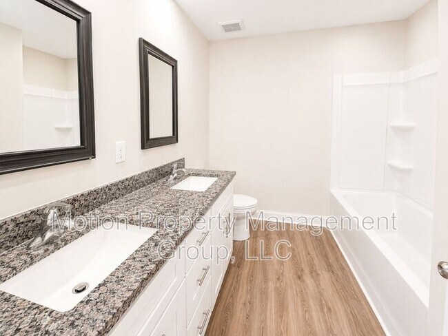 Photo - 523 Leland St