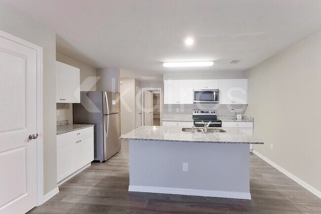 Photo - 18312 Gibraltar Ln