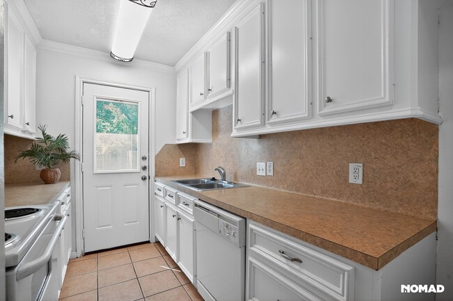 2410 Morning Glory Dr