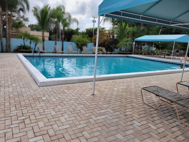 Building Photo - 14917 Wedgefield Dr Unit International Club Delray