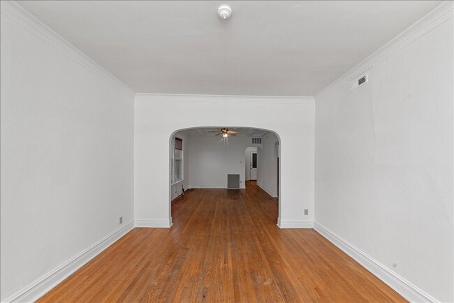 Photo - 1353 W Catalpa Ave